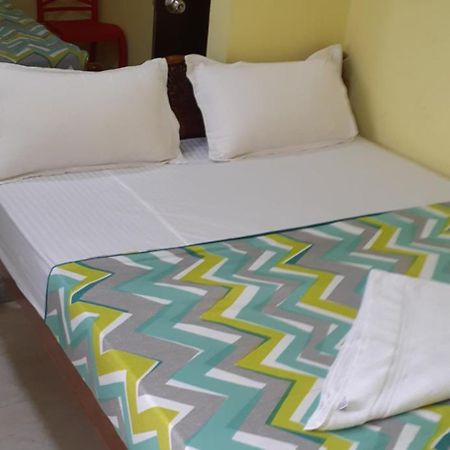 Varadhar Guest House 甘吉布勒姆 外观 照片