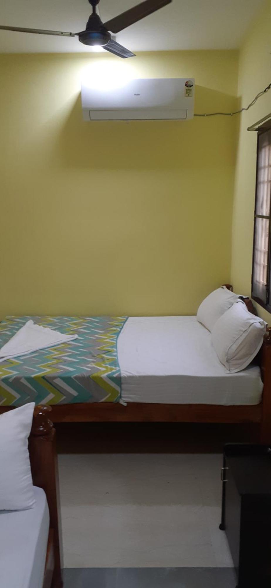 Varadhar Guest House 甘吉布勒姆 外观 照片